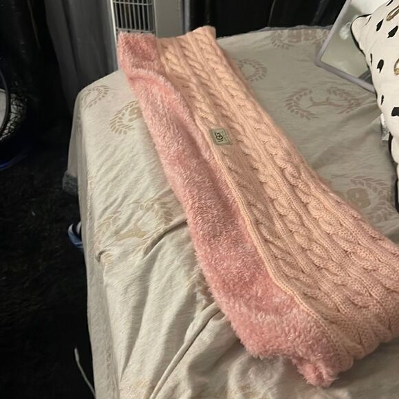 UGG INFINITY SCARF reversible cable knit & plush fur/fleece fuzzy - Picture 1 of 10